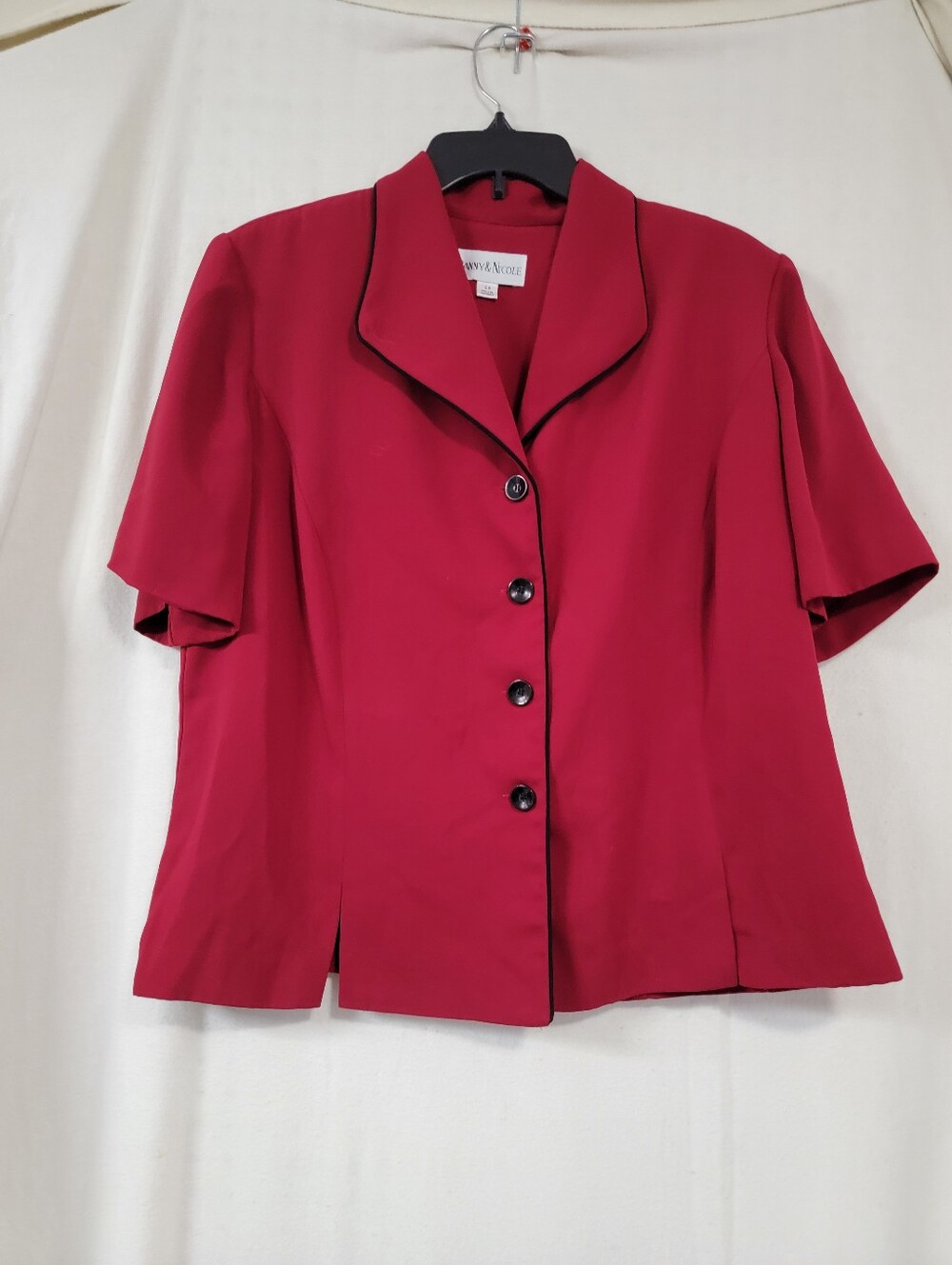 Danny & Nicole Red Short-Sleeve Button Front Blouse with Black Piping